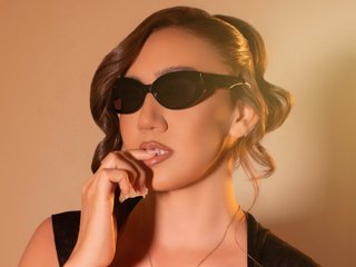 natashaleightt profile